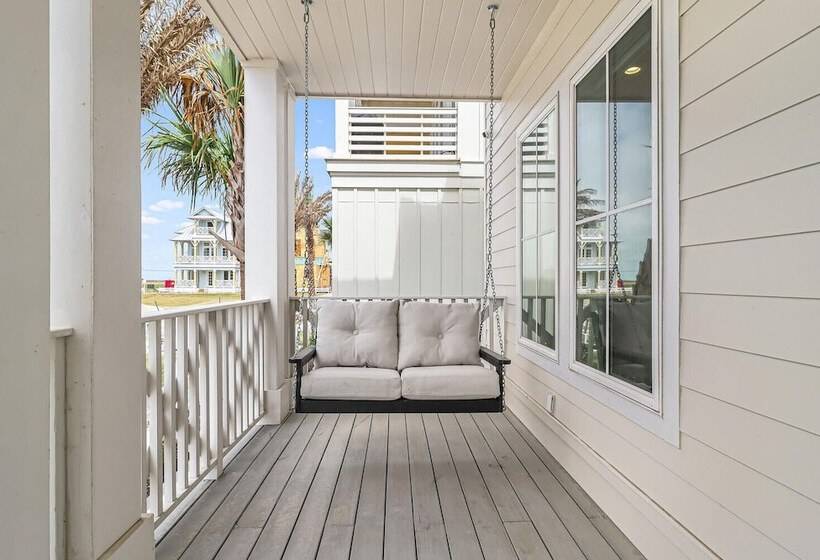 Friday S Comin  132 Bar