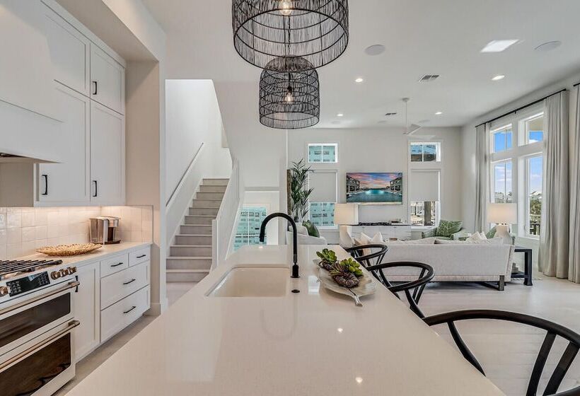 Friday S Comin  132 Bar