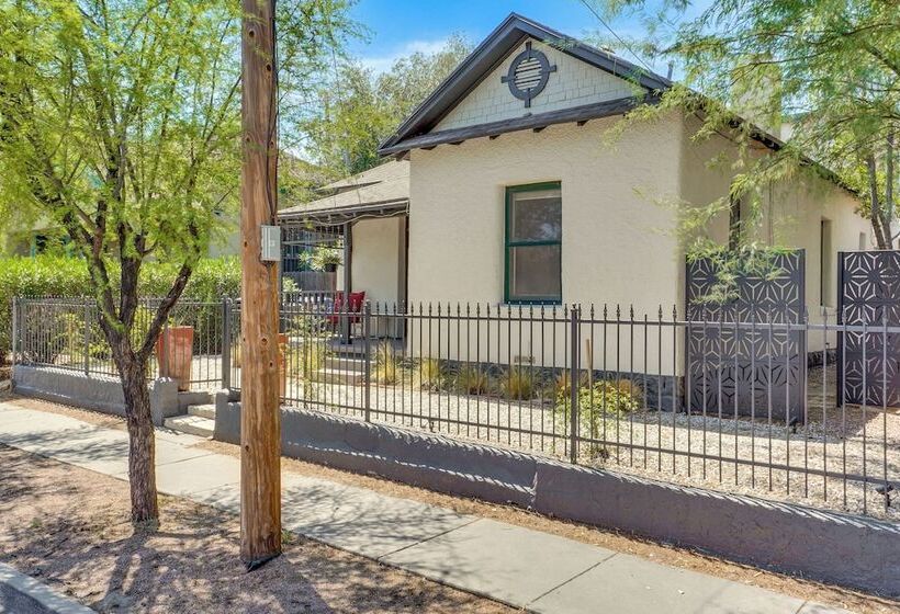 < 1 Mi To Downtown: Historic Tucson Home W/ Patio