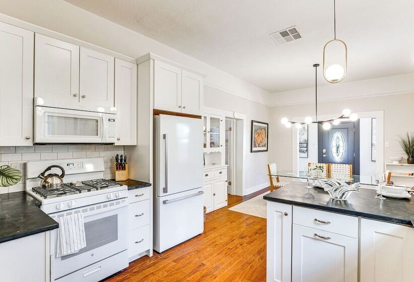 < 1 Mi To Downtown: Historic Tucson Home W/ Patio