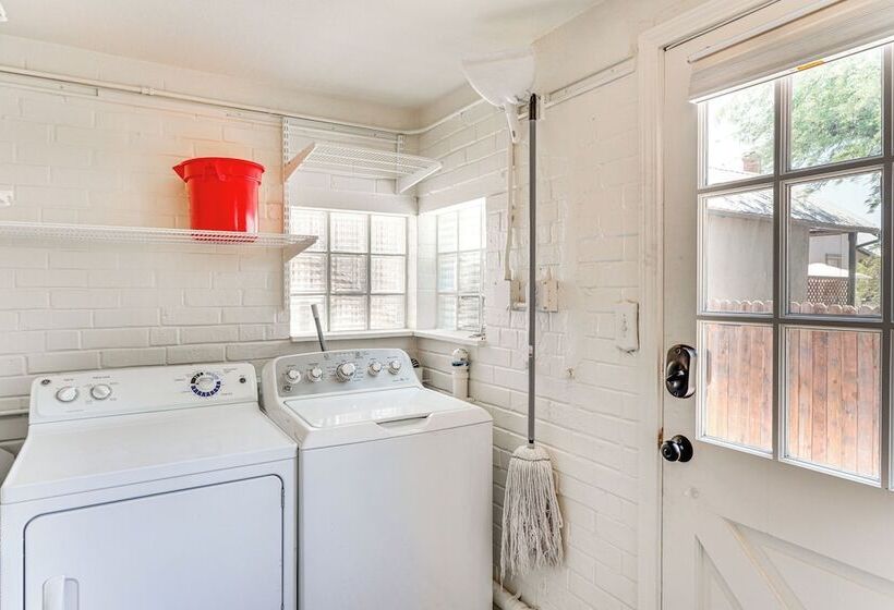 < 1 Mi To Downtown: Historic Tucson Home W/ Patio