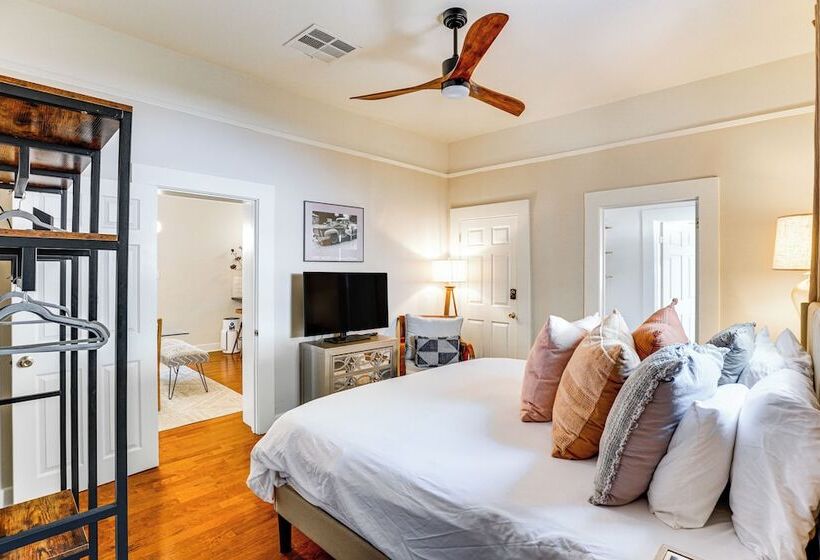 < 1 Mi To Downtown: Historic Tucson Home W/ Patio