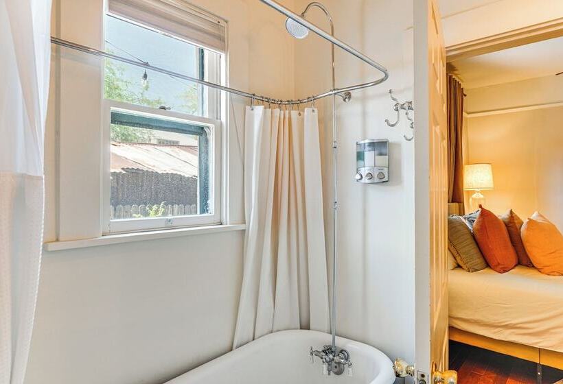 < 1 Mi To Downtown: Historic Tucson Home W/ Patio