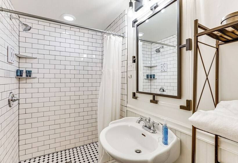 < 1 Mi To Downtown: Historic Tucson Home W/ Patio