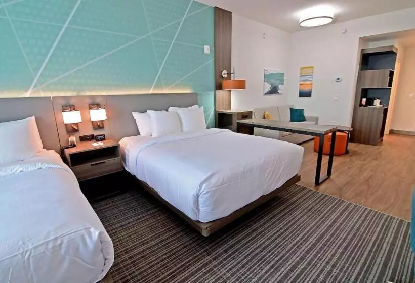 ホテル Comfort Suites Titusville Near Kennedy Space Center