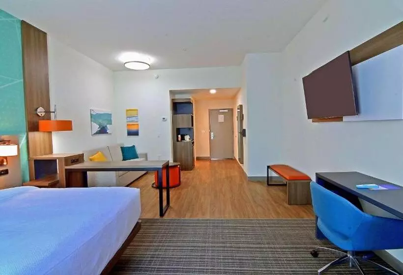 ホテル Comfort Suites Titusville Near Kennedy Space Center