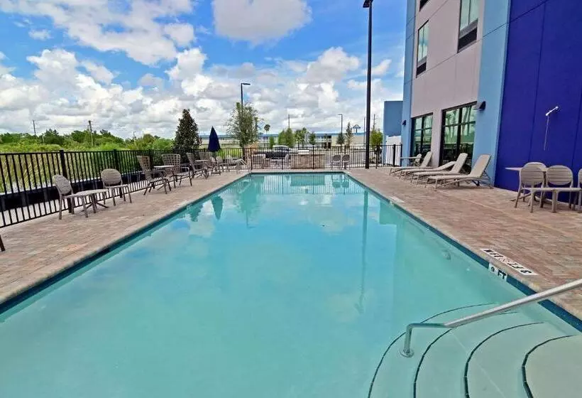 ホテル Comfort Suites Titusville Near Kennedy Space Center
