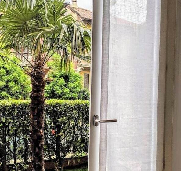 酒店 Monza Apartments