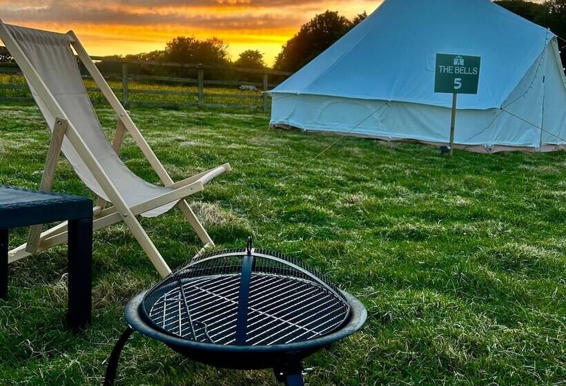 ホテル The Bells South Berrington