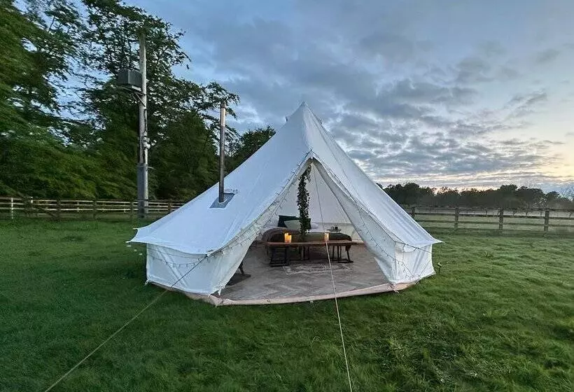 ホテル The Bells   South Berrington
