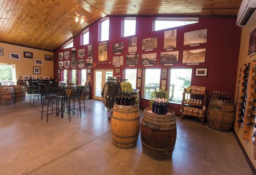 Отель The Benjamin