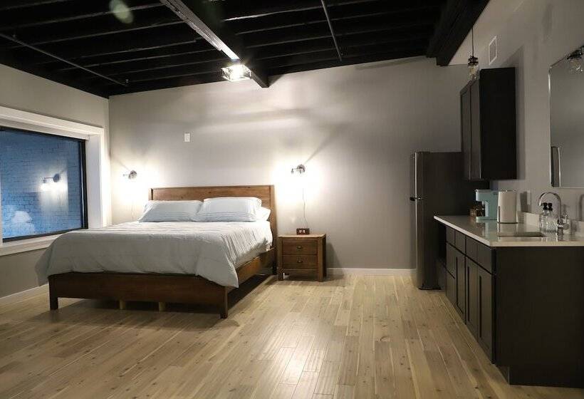 Отель The Benjamin