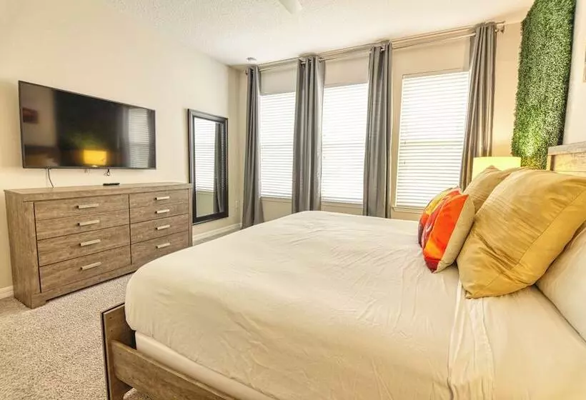 Jodie S Luxury Solara Home