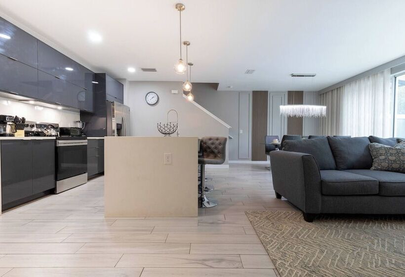 Luxury Remodeled Home W/splash Pool Near Disney 31