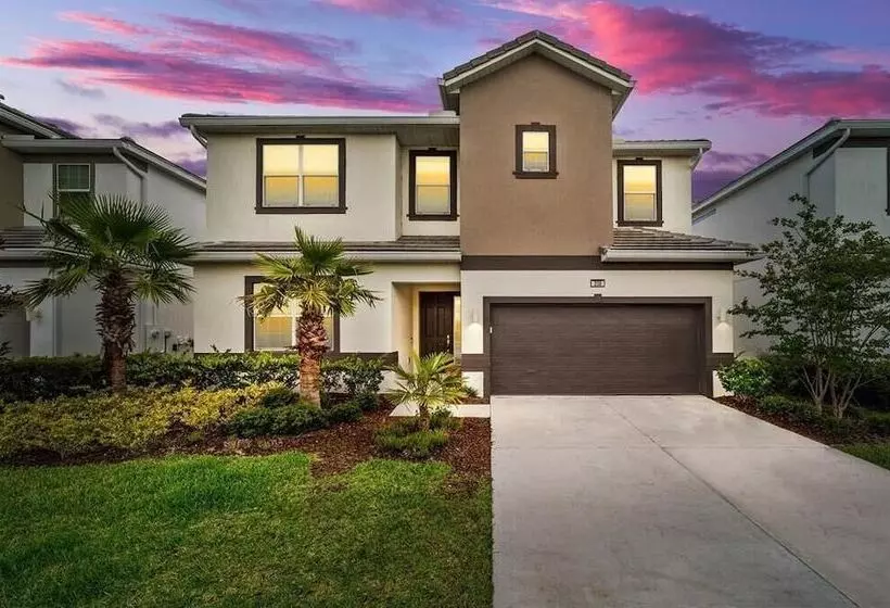 Magic Kingdom Lodgings