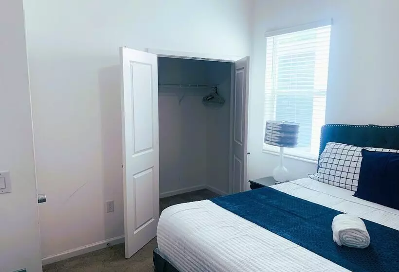 Magic Kingdom Lodgings