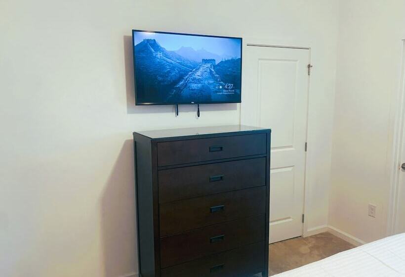 Magic Kingdom Lodgings