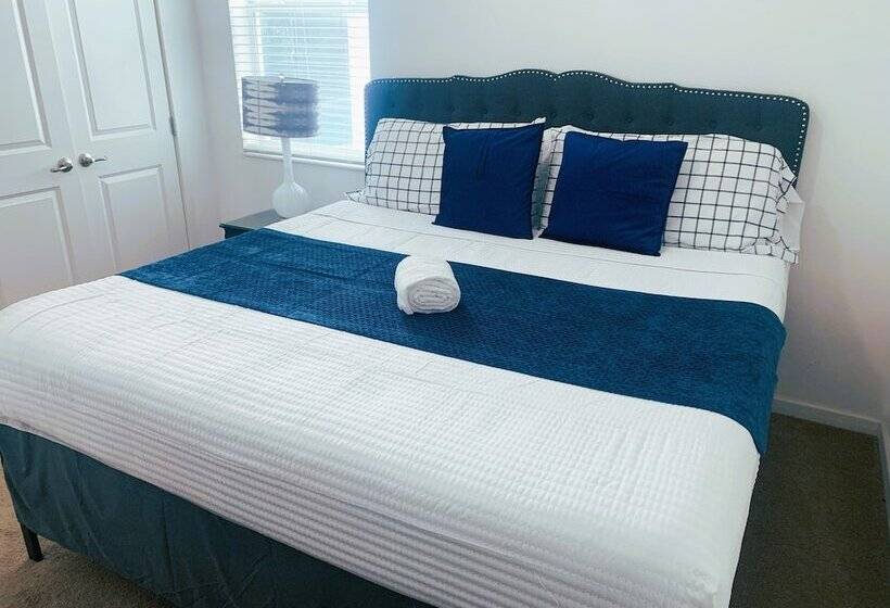 Magic Kingdom Lodgings