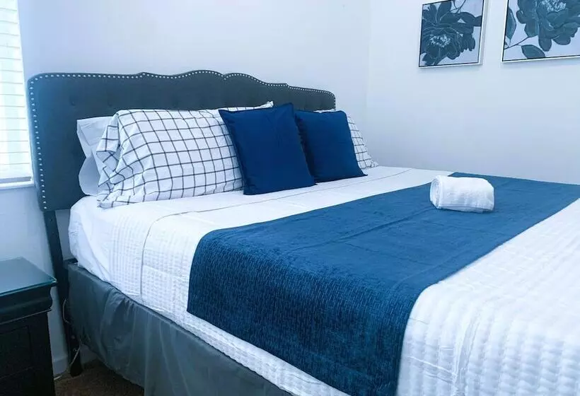 Magic Kingdom Lodgings