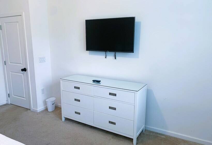 Magic Kingdom Lodgings