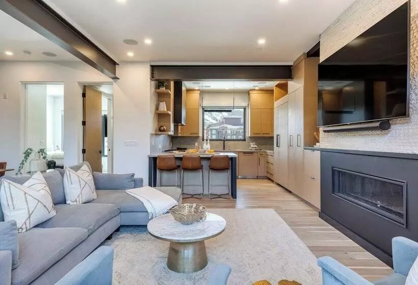 The Ridge At Canyons Village By Avantstay Stunning Ski In/out Condo W/ Hot Tub