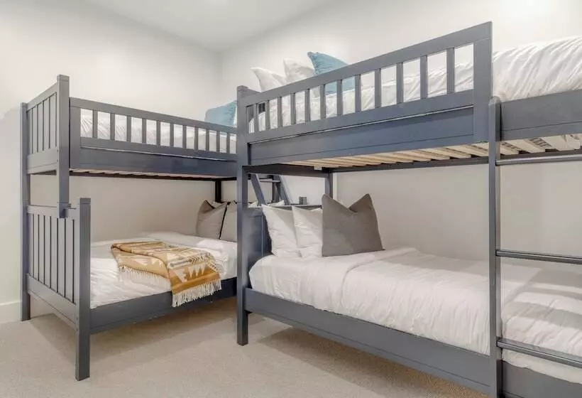 The Ridge At Canyons Village By Avantstay Stunning Ski In/out Condo W/ Hot Tub