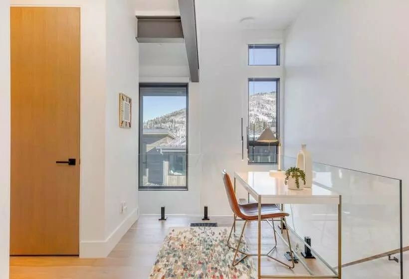 The Ridge At Canyons Village By Avantstay Stunning Ski In/out Condo W/ Hot Tub