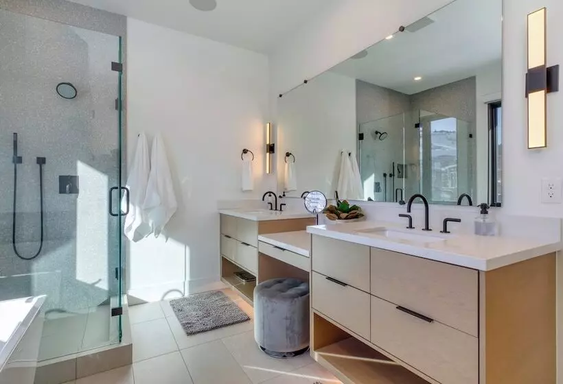 The Ridge At Canyons Village By Avantstay Stunning Ski In/out Condo W/ Hot Tub