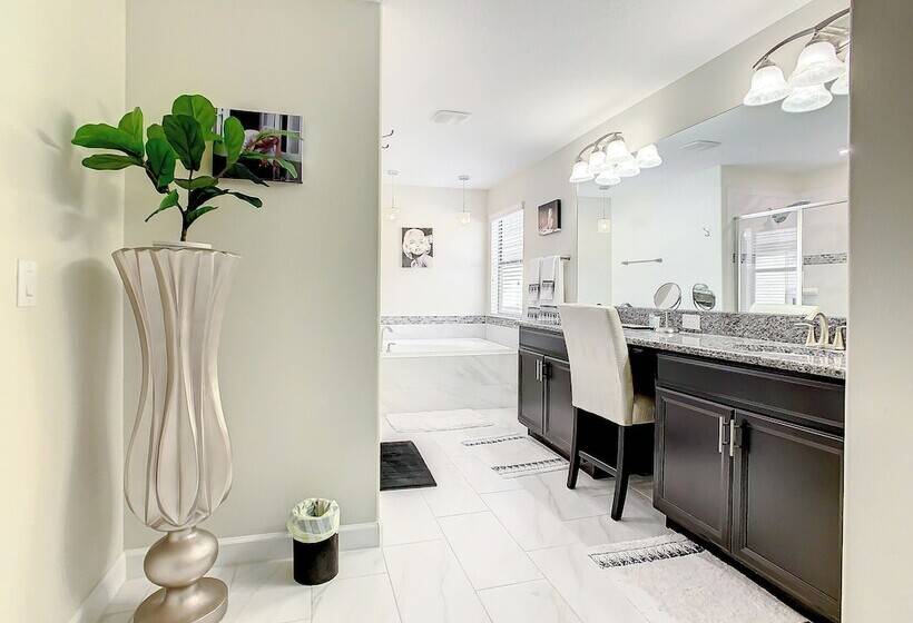 Paradise Away From The Parks At Solterra