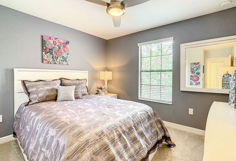 Paradise Away From The Parks At Solterra