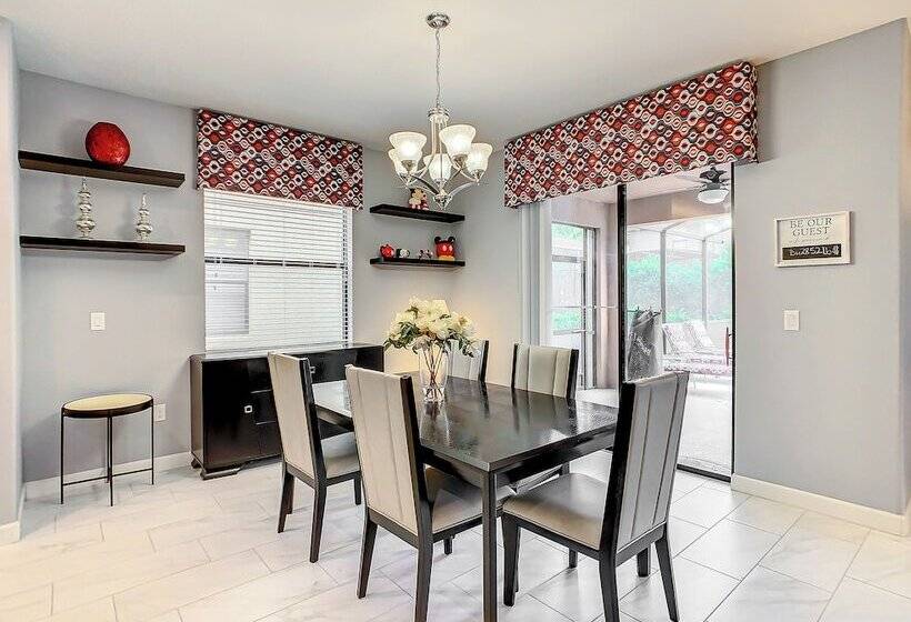 Paradise Away From The Parks At Solterra