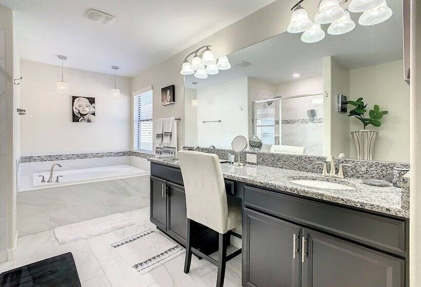 Paradise Away From The Parks At Solterra