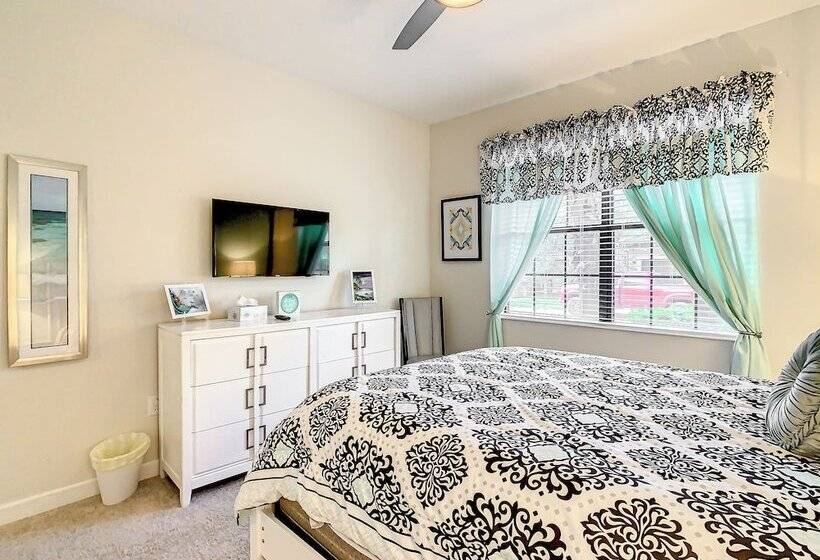 Paradise Away From The Parks At Solterra