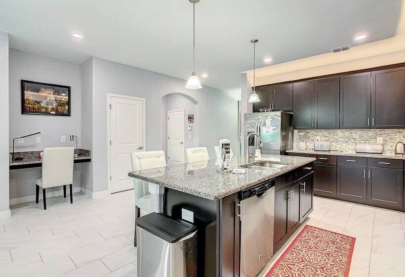 Paradise Away From The Parks At Solterra