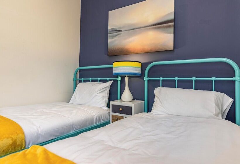 ペンション Dovecote House