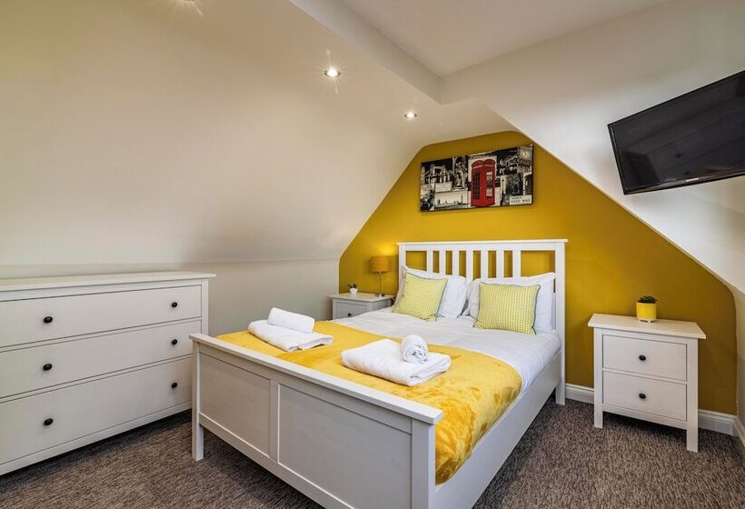 ペンション Dovecote House