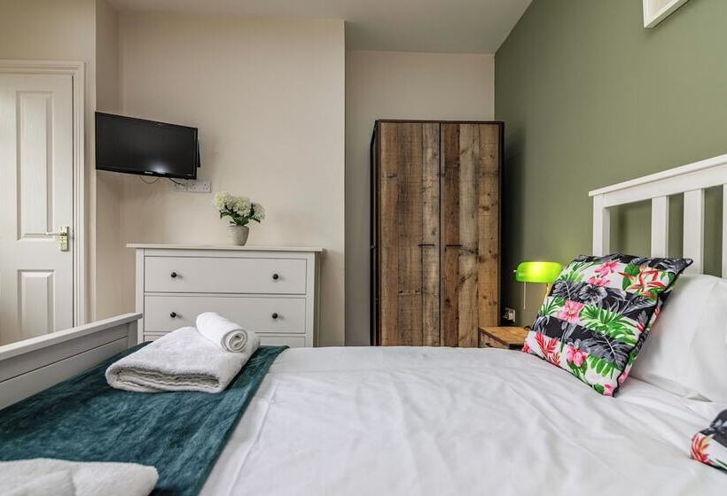 ペンション Dovecote House