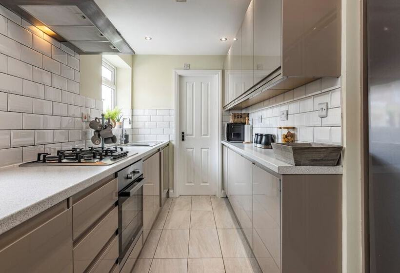 ペンション Dovecote House