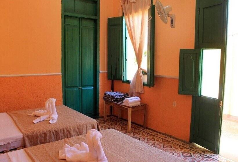 پانسیون Hostal Aguinaga Trinidad