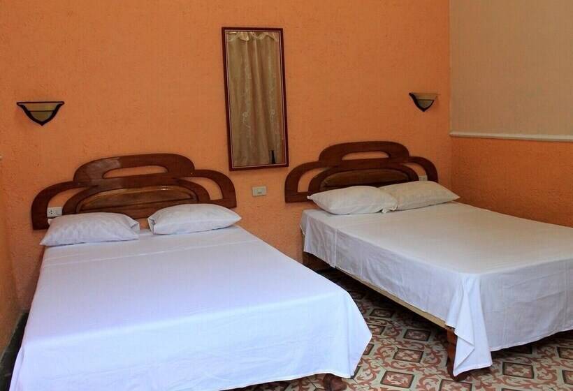 پانسیون Hostal Aguinaga Trinidad