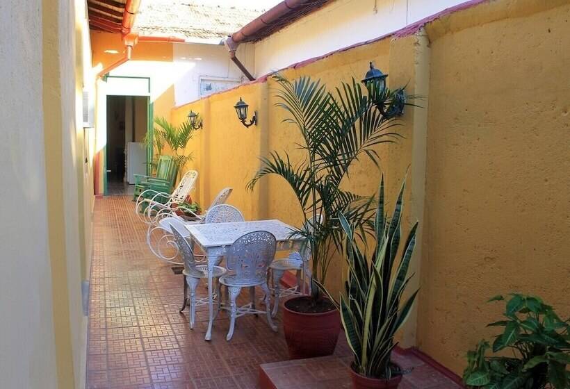 پانسیون Hostal Aguinaga Trinidad