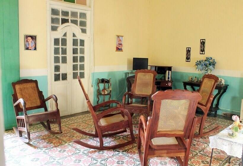 پانسیون Hostal Aguinaga Trinidad