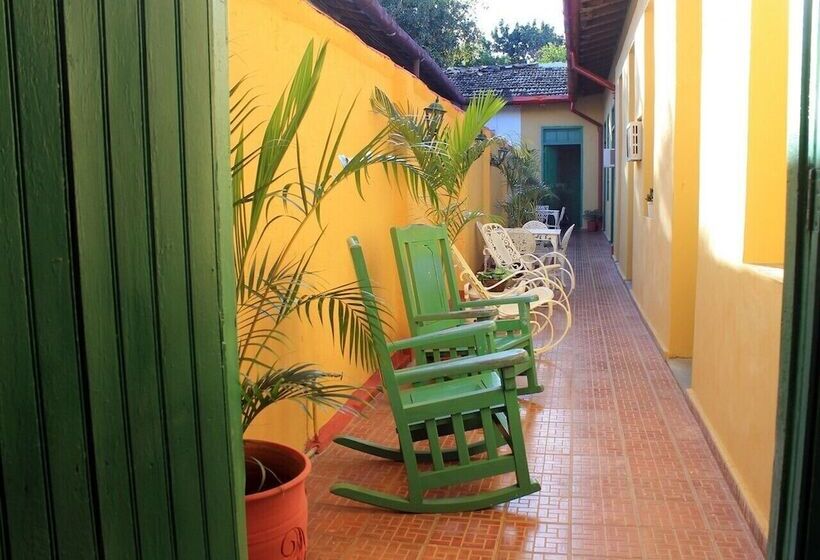 پانسیون Hostal Aguinaga Trinidad