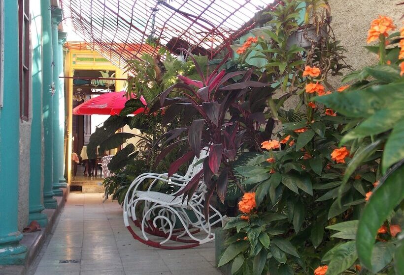 پانسیون Hostal Kinte