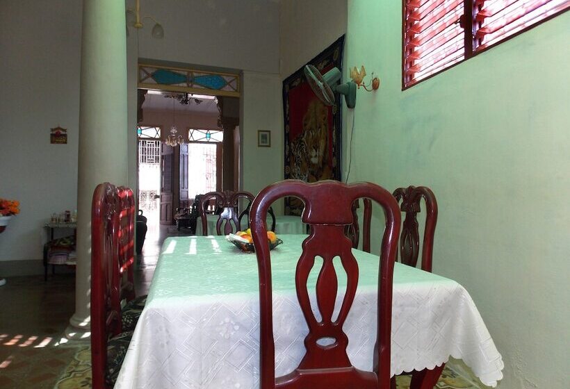 پانسیون Hostal Kinte