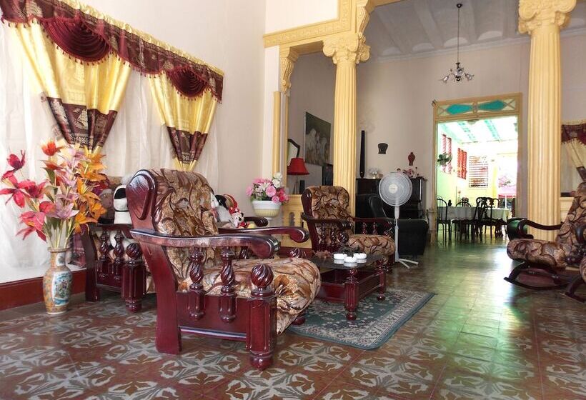 پانسیون Hostal Kinte