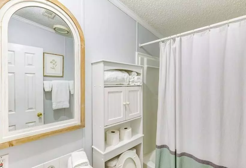 Pet Friendly Sparta Retreat: Boat Dock & Fire Pit!