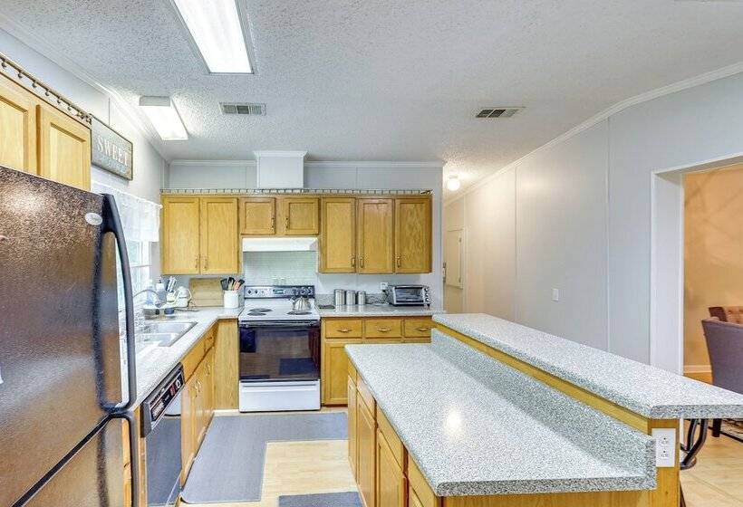 Pet Friendly Sparta Retreat: Boat Dock & Fire Pit!