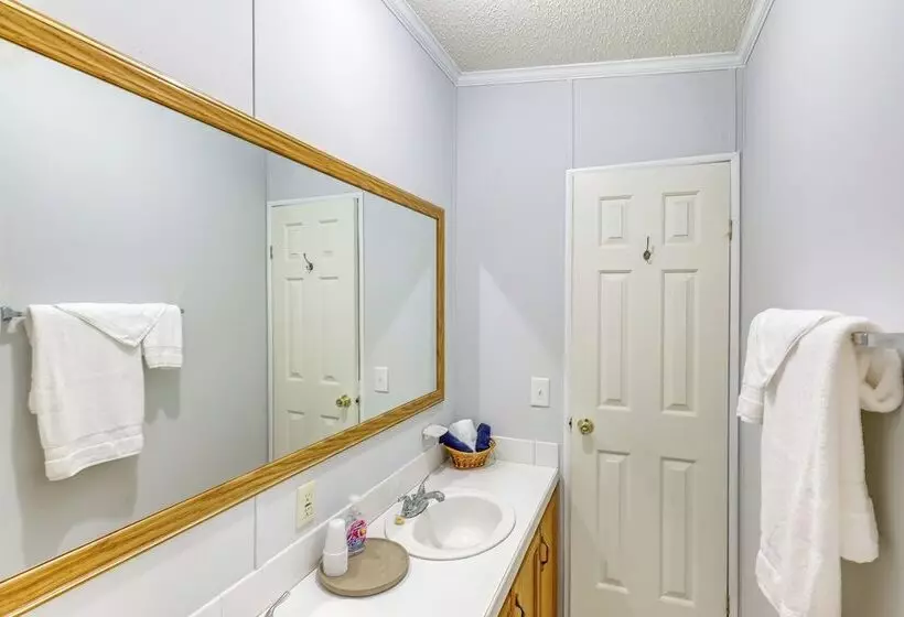 Pet Friendly Sparta Retreat: Boat Dock & Fire Pit!