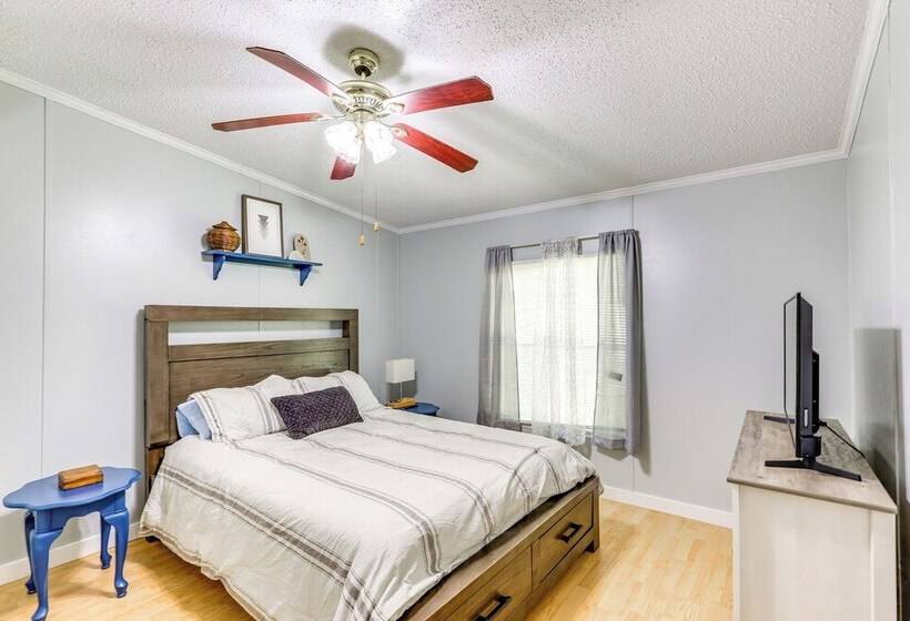 Pet Friendly Sparta Retreat: Boat Dock & Fire Pit!